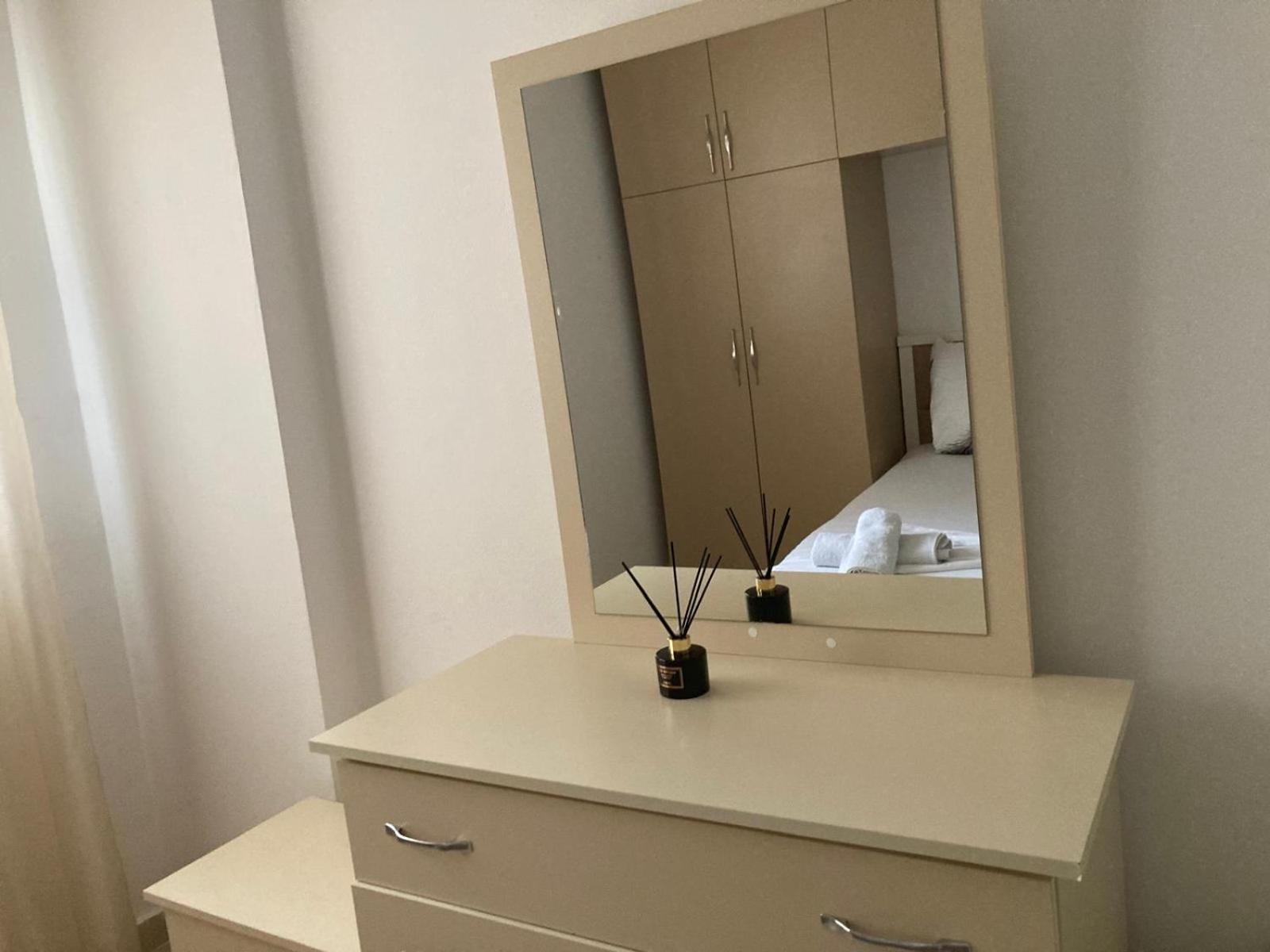 Hergi Apartament Vlore Ngoại thất bức ảnh